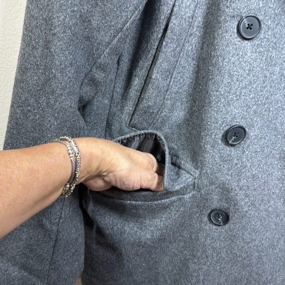 (N5) Old Navy: vintage Men's Wool Blend Peacoat, Size M - Picture 4 of 11